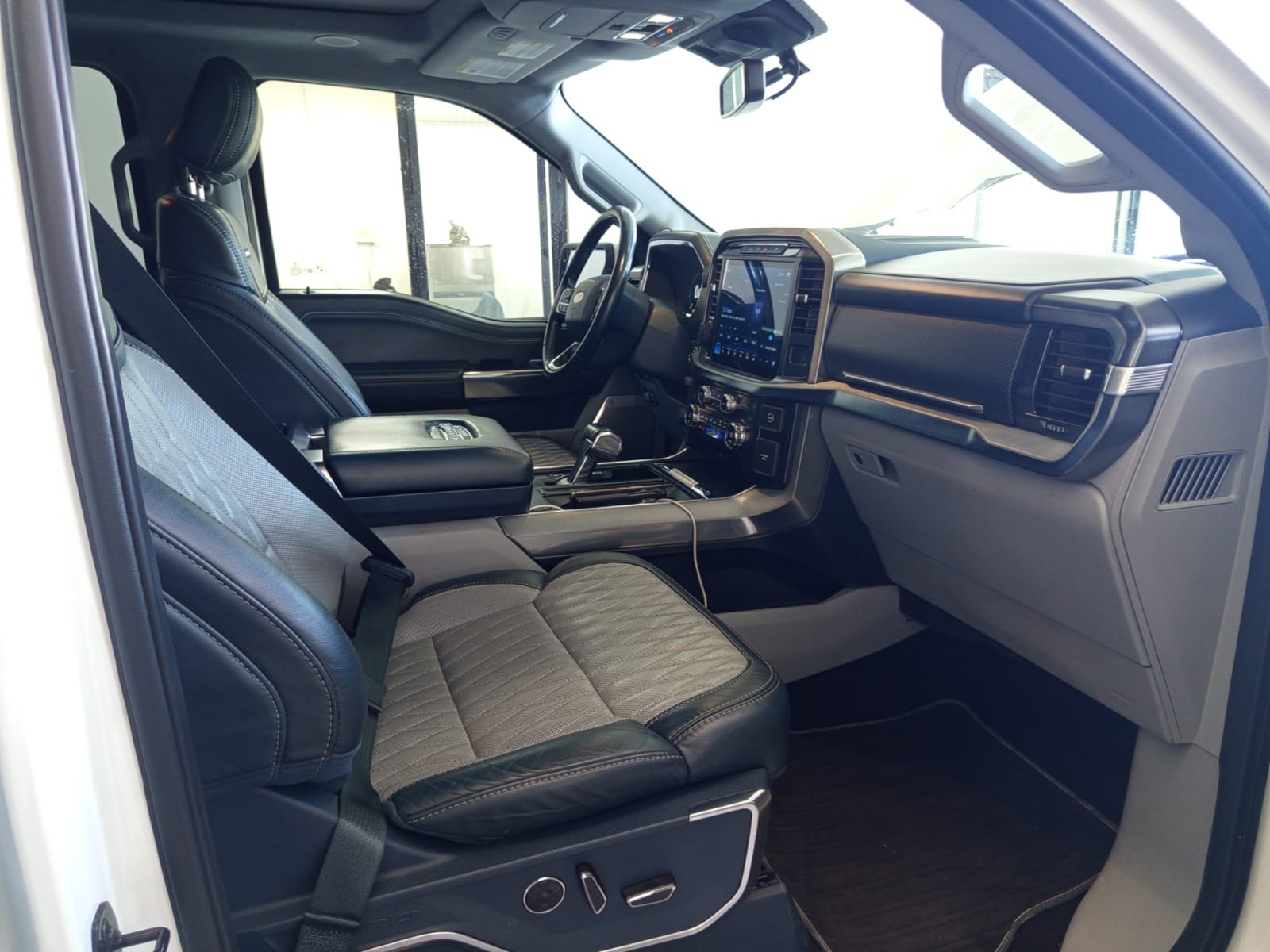 Ford Lobo Limited hybrida miniatura 3